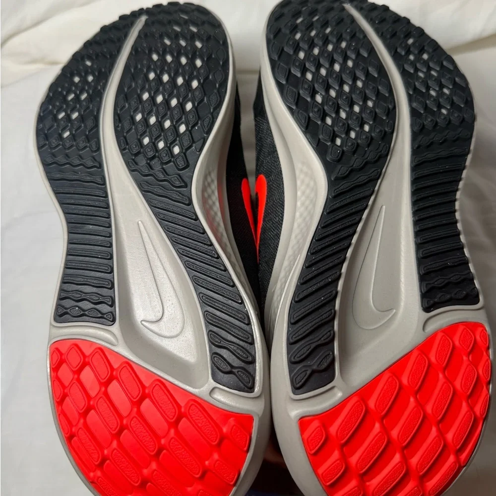 Nike quest 5 Black/crimson Shoes mens size 11.5 - Picture 9 of 10